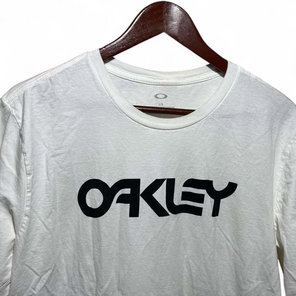 Oakley White Logo Graphic T-Shirt L/G Regular Fit